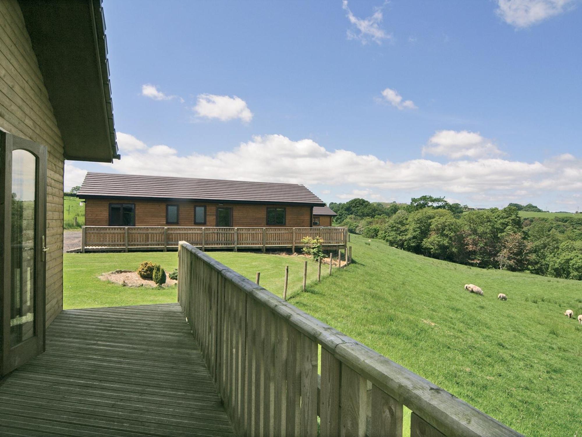 Woodside Lodge - Hw7520 Penybont Exterior photo